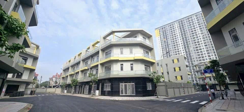 Tiến độ xây dựng nhà phố Bcons Uni Valley 01.2025